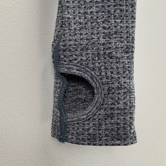 GYMSHARK | Vital Seamless Long-Sleeve Crop Top - Picture 4 of 4